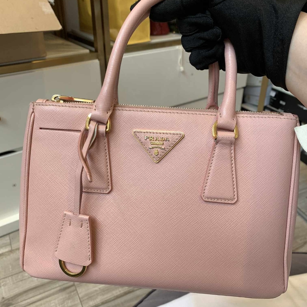 Prada Saffiano Tote - Picture 1 of 17